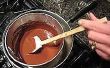 Hoe maak je zelfgemaakte warme chocolade Fudge saus van kras