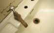 Hoe te repareren van een echt stinkende badkamer afvoer