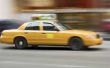 Nemen van een taxi in NYC met een peuter