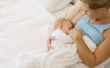 Hoe te het spenen van de zuigeling van borstvoeding