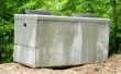 Hoe te converteren van een betonnen septische deksel naar een kunststof