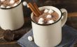 Warme chocolademelk in het koffiezetapparaat