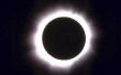Wat zijn de oorzaken van maan en zonne-eclipsen?