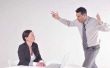 Wat Is de verbaal geweld op de werkplek?