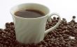 Hoe oude koffie om vlekken te verwijderen van stof