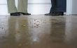 Hoe schoon een Stained betonnen vloer