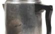 Hoe te verwijderen zwarte corrosie van aluminium pannen