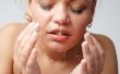 Hoe maak je zelfgemaakte Eye Make-up Remover van Baby Shampoo en Baby olie