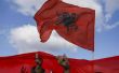 Wat de Albanese vlag symboliseren?