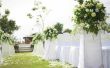 Hoe u bloemen koppelt aan een stoel voor een bruiloft
