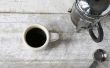 De houwer van de koffie: Het gebruik van een Franse pers om Espresso te maken