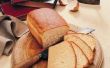 Wat doet borstelen brood deeg met eiwit?