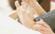 Hoe te verwijderen van gedroogde nagellak uit wasbaar weefsel