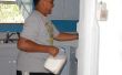 Hoe schoon een Frigidaire koelkast spoel