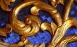 Antieke gouden verf toepassen op een spiegel Frame