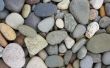 Het gebruik van rotsen & stenen voor goedkope Landscaping