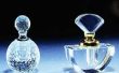 Hoe te verwijderen van de geur van het parfum