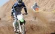 Hoe om te racen op Dirt Bikes