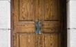 Hoe te repareren van een gebarsten houten deur