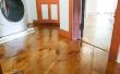 Hoe te Refinish oude houten vloeren zonder schuren