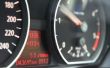 Hoe om te veranderen van een brandstofpomp op een ' 99 Continental