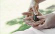 Hoe geeft men een Hand-Massage