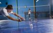Hoe maak je een badmintonbaan achtertuin
