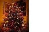 Hoe te zetten van de lichten op een kunstmatige kerstboom