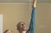 Vlekken verwijderen van Water uit een bestuur van gips plafond