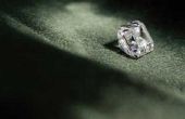 Hoe te weten het verschil tussen een diamant en een Cubic Zirconia