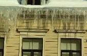 Moet u ijspegels verwijderen op uw huis?