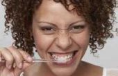 Hoe te desinfecteren van een tandenborstel in waterstofperoxide