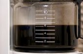 Hoeveel azijn te gebruiken voor het reinigen van een koffiezetapparaat