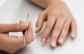 De beste natuurlijke olie om te herstellen van de nagelriemen & nagels