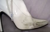 Hoe te verwijderen zwarte Scuff merken van wit lakleer laarzen of schoenen