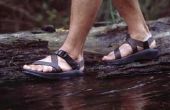 Het aanpassen van Chaco sandalen