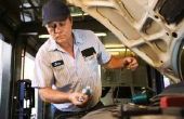 Hoe om te controleren van het oliepeil op een 2007 BMW 328