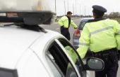 Hoe te rapporteren een roekeloze chauffeur op een snelweg van de staat Illinois