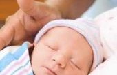 Tips voor uw pasgeboren baby wakker voor verpleging