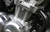Het gebruik van een motorfiets carburateur vacuüm synchronisatieroutine op een Honda 750