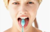 Hoe te reinigen van uw tong en voorkomen van slechte adem