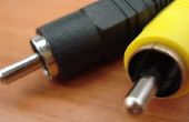 How to Wire RCA-kabels van een hoofd eenheid met twee versterkers