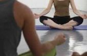 Moet u Stretch voordat een Yoga klas?