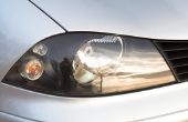 Hoe Vervang koplamp bollen op een 2002 Chevy Cavalier