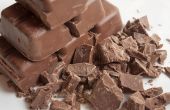 Hoe te smelten van kwadraten van ongezoete chocolade in de magnetron