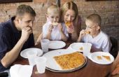 Hoe om geld te besparen wanneer Dining out met Kids