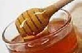 Hoe maak je een zelfgemaakte warme honing gezichtsmasker