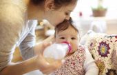 Hoe te leren een Nursed Baby te nemen een fles