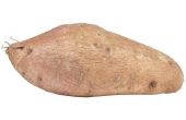Hoe te eten een gebakken zoete aardappel