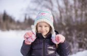 Hoe leren kinderen wat kleren om te dragen bij koud weer